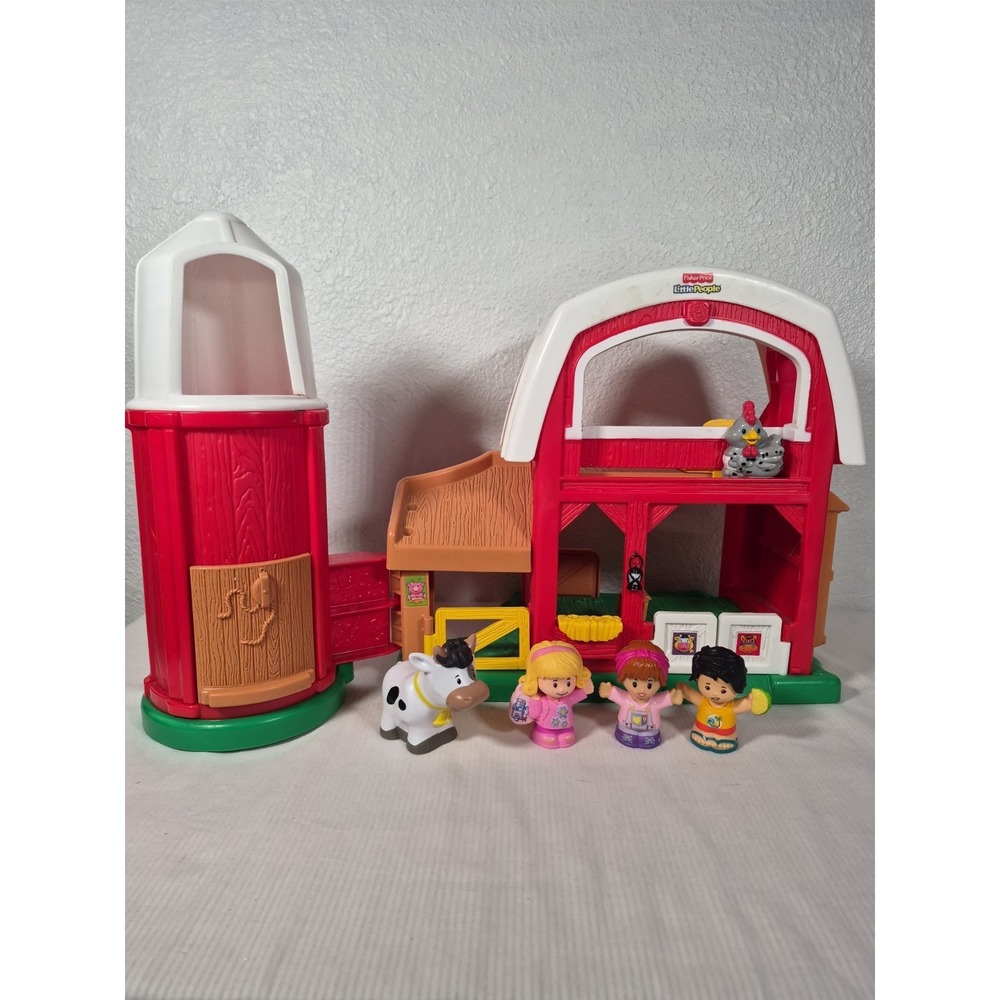 2005 Fisher Price Little People Farm Barn & Silo & Figures Working Animal Sounds